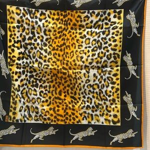 Robinson Golluber vintage animal print scarf
Leopard print